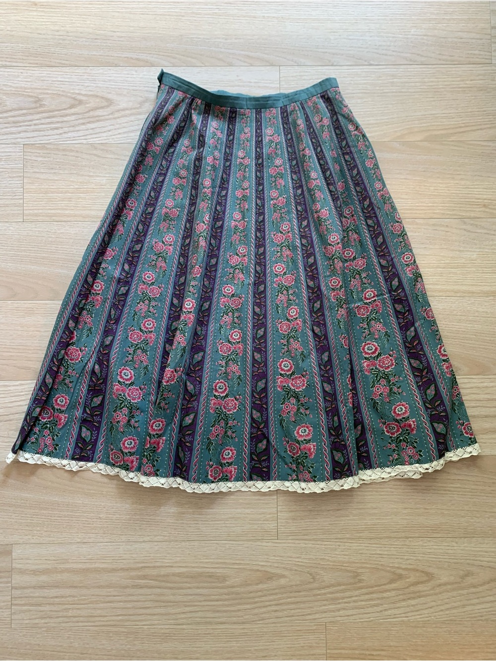 Heller Tracht Vintage Cotton Teal Purple Pink Floral Dirndl Midi Skirt Size 44